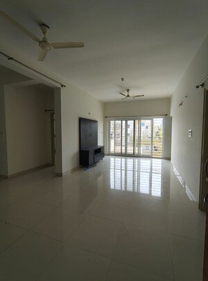 Room in 3 BHK Builder Floor at Hsr Layout Sector 2 – for Rent