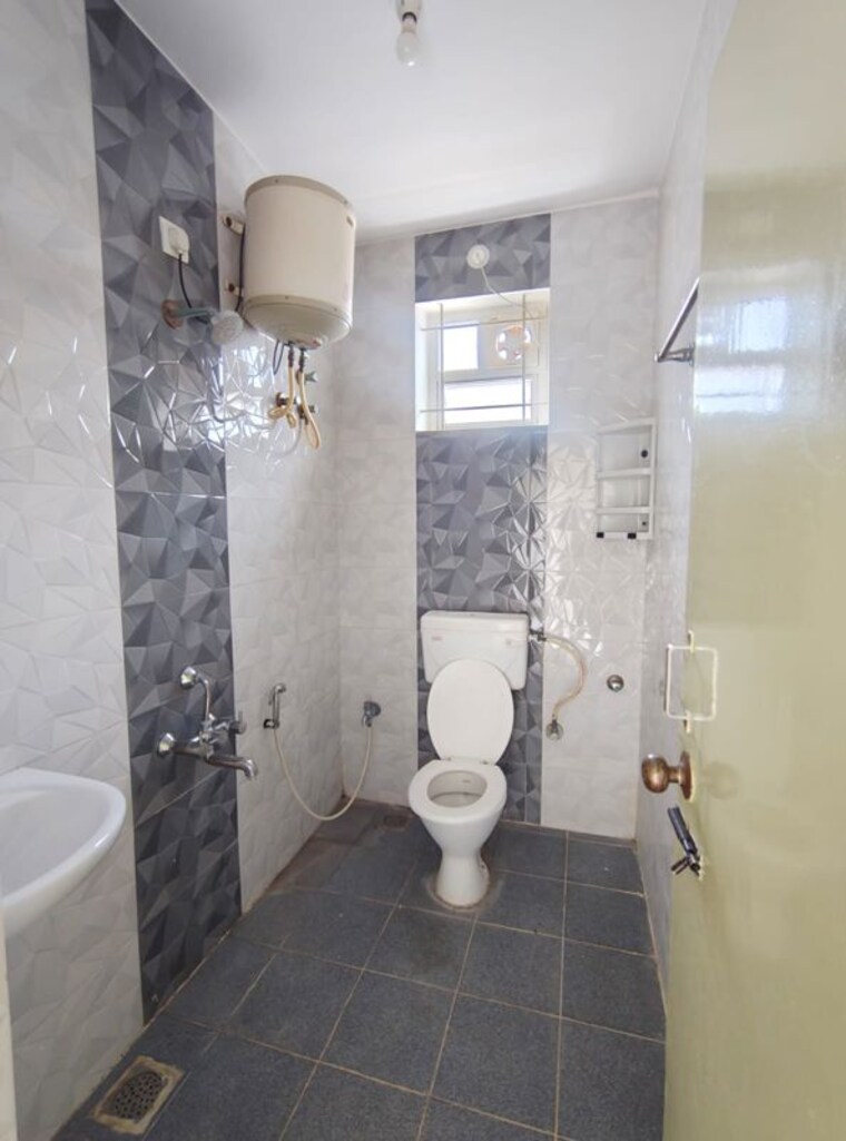 Bathroom, hsr layout sector 2 3 Bedroom 1550 Sq.Ft. Builder Floor In Hsr Layout Sector 2 Bangalore 10365651