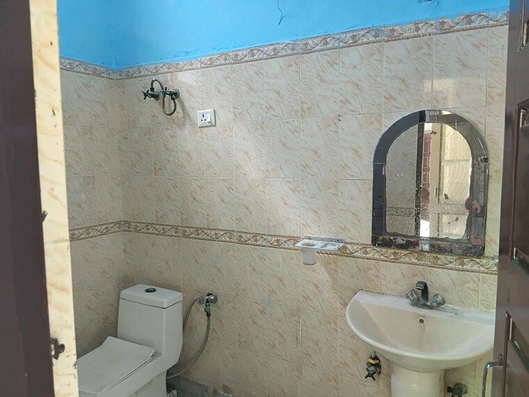 Bathroom, rwa-apartments-sector-47 1 Bedroom 112 Sq.Mt. Builder Floor In Sector 47 Noida 10366190