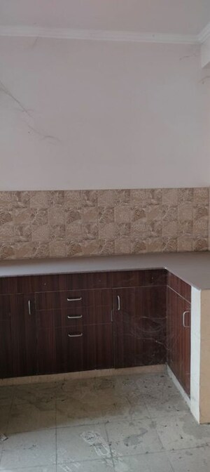 Furnished Amenities in 2.5 BHK Apartment at Amrapali Kingswood, Sector 4 Greater Noida – for Sale