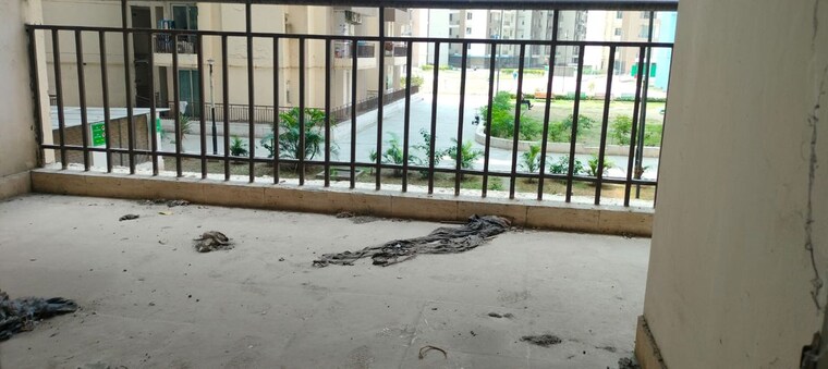 Balcony, amrapali-kingswood 2.5 Bedroom 1200 Sq.Ft. Apartment In Sector 4 Greater Noida Greater Noida 10366252