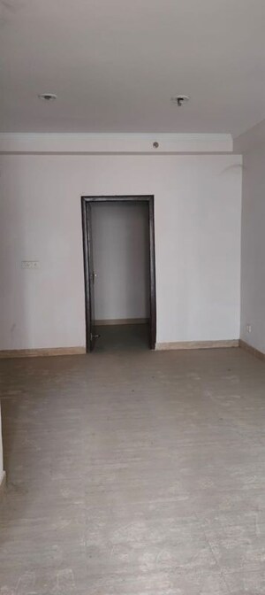 Room in 2.5 BHK Apartment at Amrapali Kingswood, Sector 4 Greater Noida – for Sale