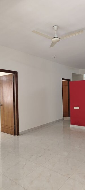 Room in 3 BHK Apartment at Halasuru – for Rent