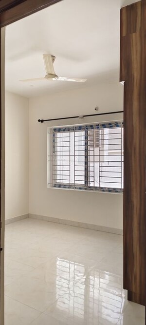 Room in 3 BHK Apartment at Halasuru – for Rent