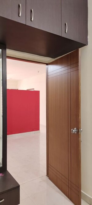 Room in 3 BHK Apartment at Halasuru – for Rent