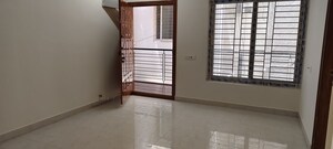 Room in 3 BHK Apartment at Halasuru – for Rent