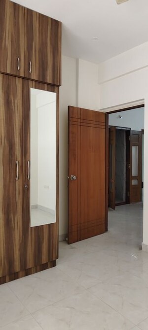 Room in 3 BHK Apartment at Halasuru – for Rent