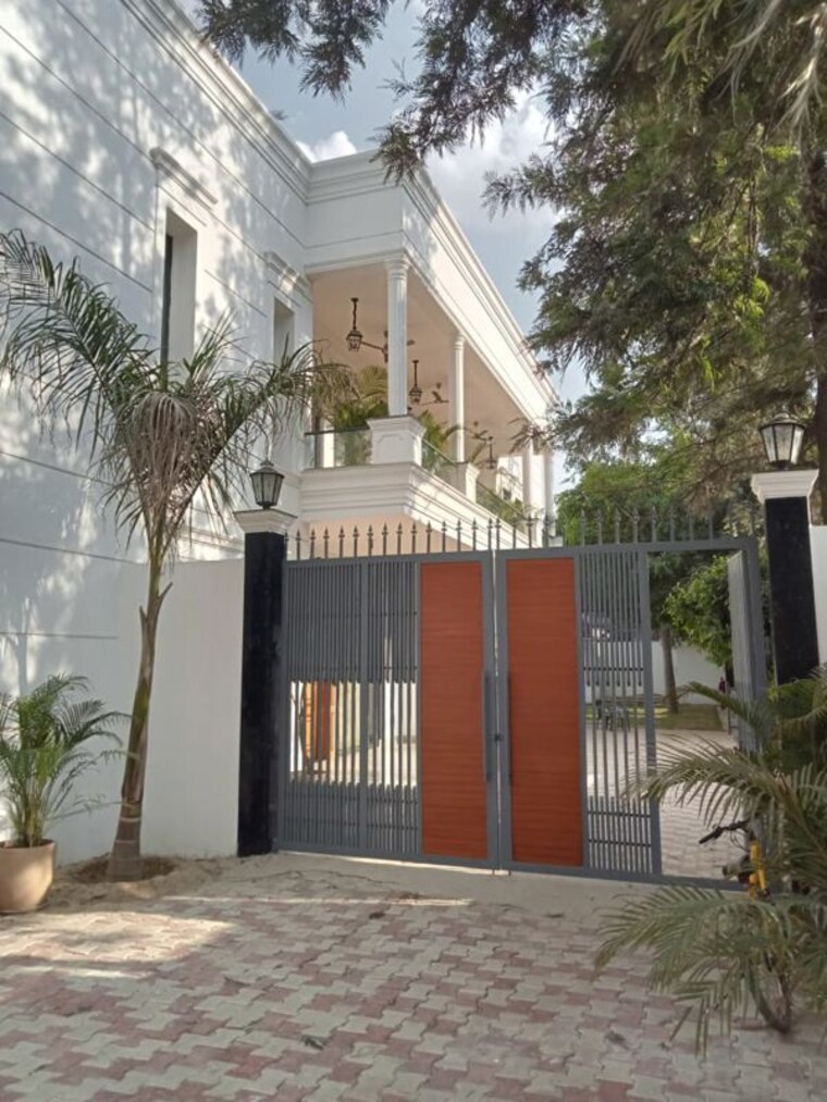 Exterior View, vasant kunj 4 Bedroom 1000 Sq.Yd. Villa In Vasant Kunj Delhi 10366265