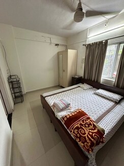 1 BHK + Extra Room Apartment For Rent in Anand Bhavan Vile Parle West
