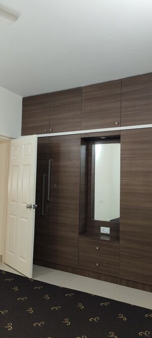 Room in 2 BHK Apartment at Halasuru – for Rent