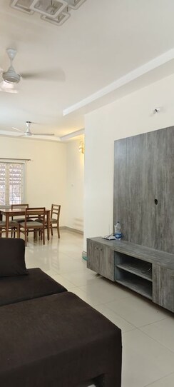 2 BHK Apartment For Rent in Halasuru