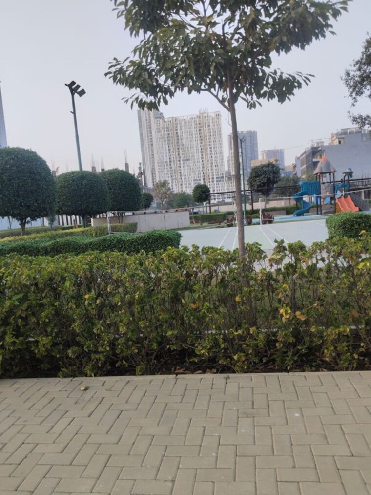 Garden, unitech-uniworld-resorts-the-residences  334 Sq.Yd. Plot In Sector 33 Gurgaon 10366329