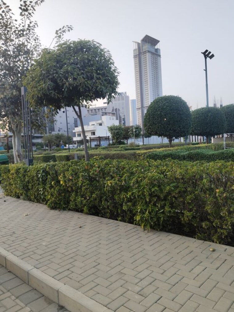 Garden, unitech-uniworld-resorts-the-residences  334 Sq.Yd. Plot In Sector 33 Gurgaon 10366329