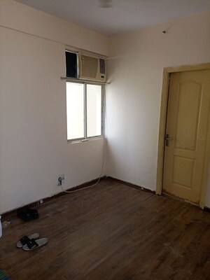 Room in 3 BHK Apartment at Paarth Aadyant, Gomti Nagar – for Rent