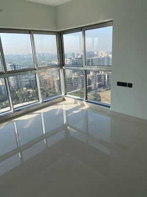 Room in 2 BHK Apartment at UK Sangfroid, Andheri West – for Sale