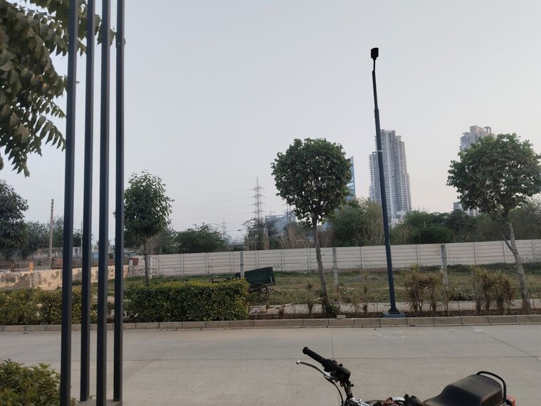 Garden, unitech-uniworld-resorts-the-residences  360 Sq.Yd. Plot In Sector 33 Gurgaon 10366351