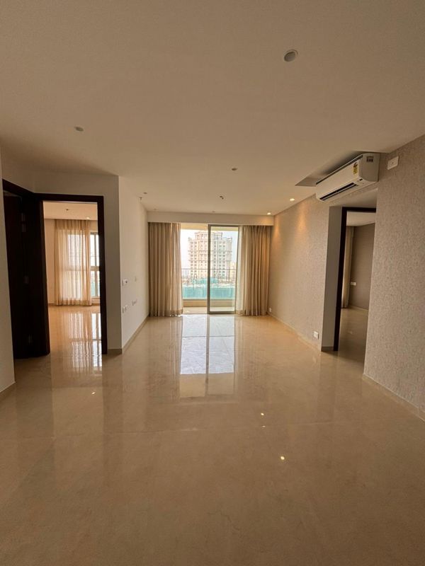 4 BHK + Pooja Room,Servant Room 2550 Sq.Ft. Apartment in Hiranandani Highland