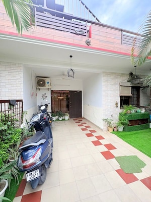 Parking in 3 BHK Villa at Canal Road – for Sale