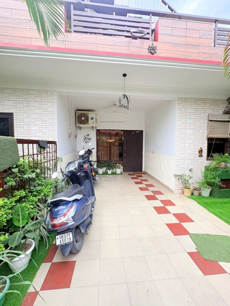  Parking, canal road 3 Bedroom 150 Sq.Yd. Villa In Canal Road Dehradun 10366429