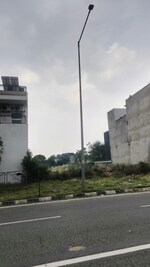 250 Sq.Yd. Plot in DLF Hyde Park