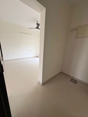 Room in 3 BHK Apartment at Sharada Alliance Paritosh, Balewadi – for Rent