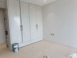 Room in 3 BHK Apartment at Joy Legend, Khar West – for Rent