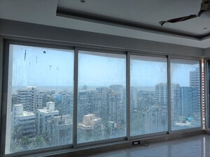 Room in 3 BHK Apartment at Joy Legend, Khar West – for Rent