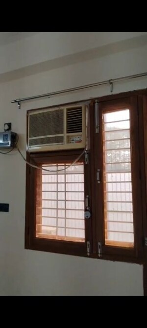 Room in 2 BHK Independent House at Xu 1 Greater Noida – for Rent