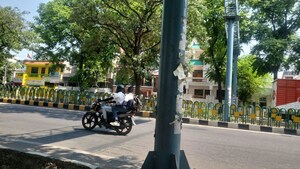 Parking in  Showroom at Goel Palace, Indira Nagar – for Rent