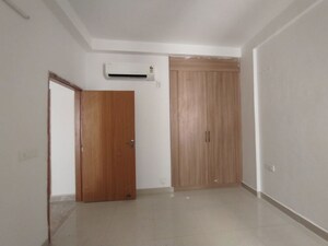 Room in 4 BHK Builder Floor at SS Linden, Sector 84 – for Sale