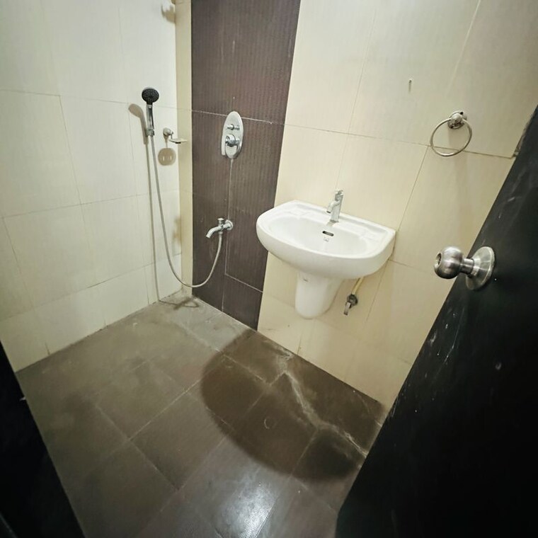 Bathroom, lords-nahur 1 Bedroom 714 Sq.Ft. Apartment In Usha Nagar Mumbai 10366603