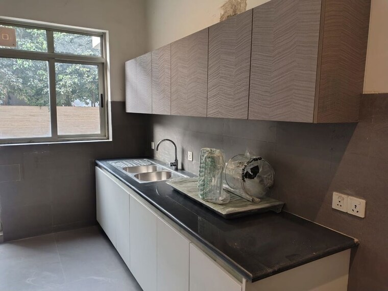 Kitchen, unitech-the-villas 4 Bedroom 7000 Sq.Ft. Villa In Sector 33 Gurgaon 10366596