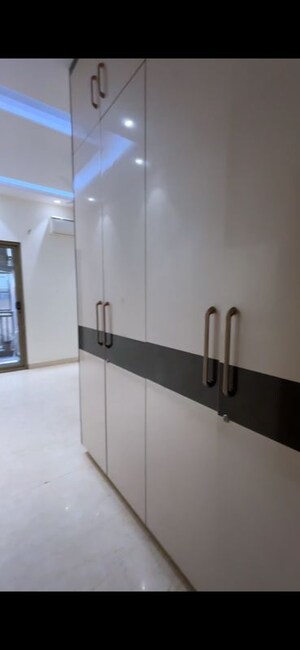 Furnished Amenities in 2 BHK Builder Floor at Lajpat Nagar I – for Rent