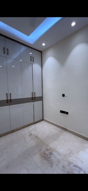 Room in 2 BHK Builder Floor at Lajpat Nagar I – for Rent