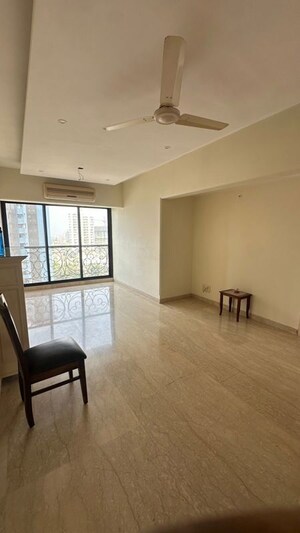 Room in 2 BHK Apartment at Madhuban CHS Chembur, Chembur – for Rent