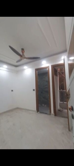 Room in 3 BHK Builder Floor at Govindpuri – for Sale