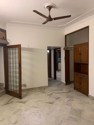 Room in 3 BHK Builder Floor at Sarvodaya Enclave – for Rent