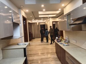 Gym in 3 BHK Builder Floor at Sector 43 – for Rent
