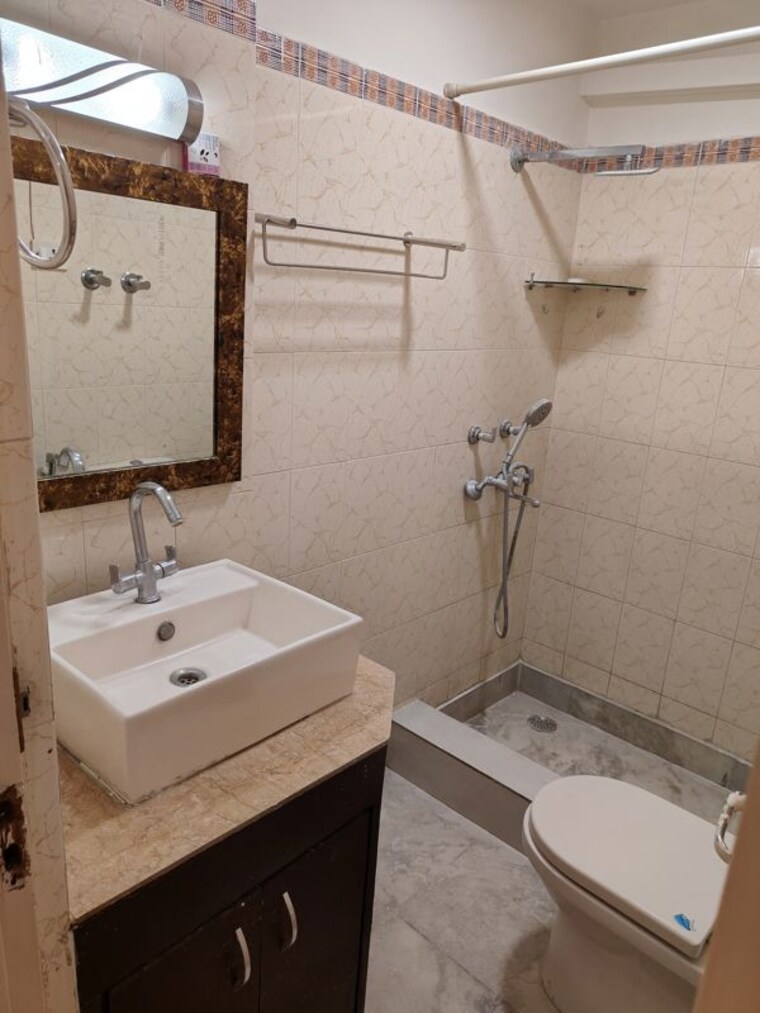 Bathroom, tarika-cghs 4 Bedroom 2300 Sq.Ft. Apartment In Sector 43 Gurgaon 10366683
