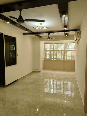 Room in 4 BHK Apartment at Tarika CGHS, Sector 43 – for Rent