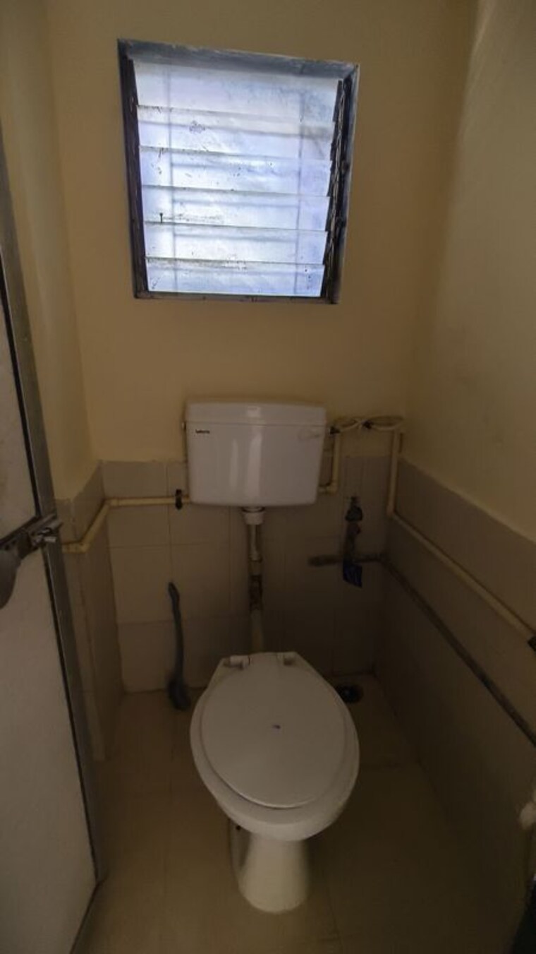 Bathroom, vasant-valley-complex 1 RK 350 Sq.Ft. Apartment In Malad East Mumbai 10366685