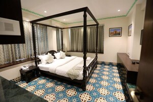 Bedroom in  Shop at Om Nagar CHS, Andheri East – for Sale