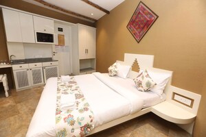 Bedroom in  Shop at Om Nagar CHS, Andheri East – for Sale