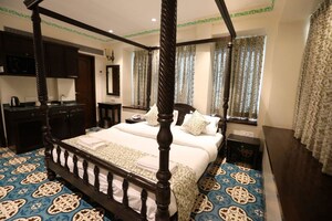 Bedroom in  Shop at Om Nagar CHS, Andheri East – for Sale