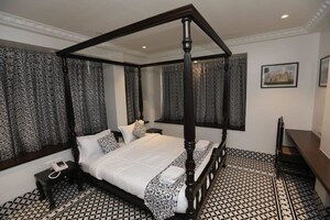 Bedroom in  Shop at Om Nagar CHS, Andheri East – for Sale