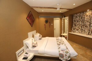 Bedroom in  Shop at Om Nagar CHS, Andheri East – for Sale