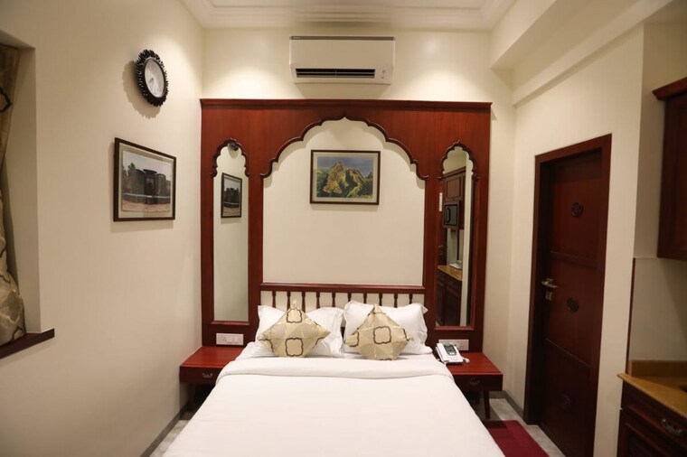 Bedroom, om-nagar-chs Commercial Shop 1250 Sq.Ft. In Andheri East Mumbai 10366709