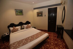 Bedroom in  Shop at Om Nagar CHS, Andheri East – for Sale