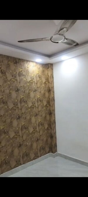 Room in 2 BHK Builder Floor at Govindpuri – for Rent