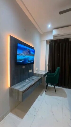 Team Area in Studio Apartment at Gaur City Center, Sector 4 Greater Noida – for Rent
